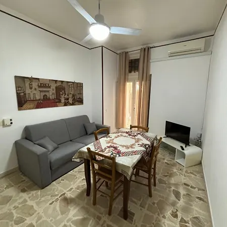 November House شقة تْشيفالو