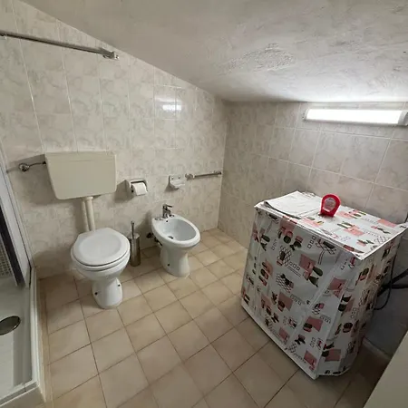 November House تْشيفالو